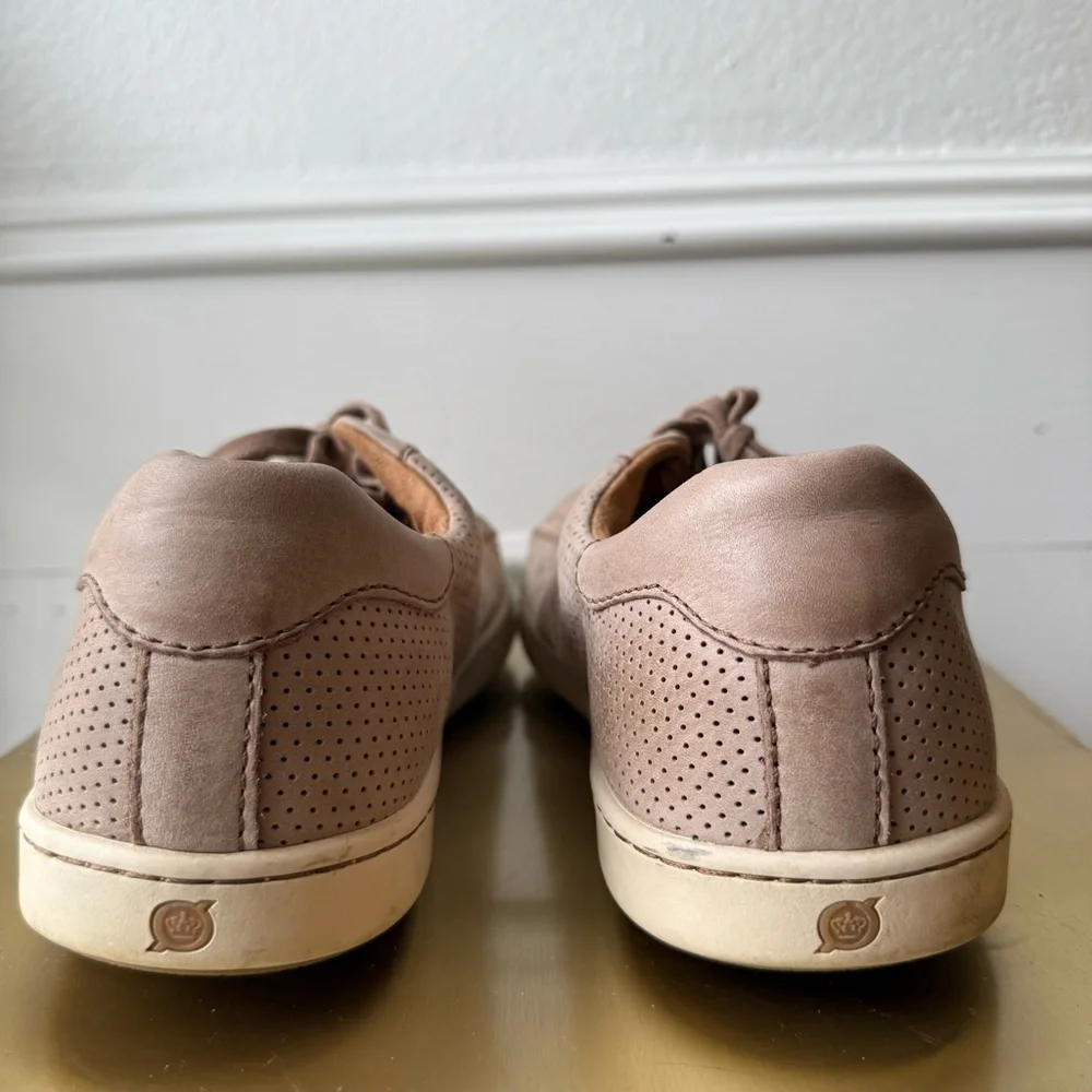 Born Men's Beige Leather Sneakers Size 11M Casual Lace Up Shoes